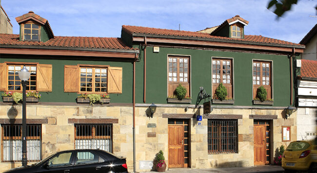 fachada de La Pondala en Somió