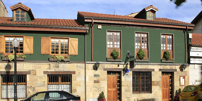 fachada de La Pondala en Somió